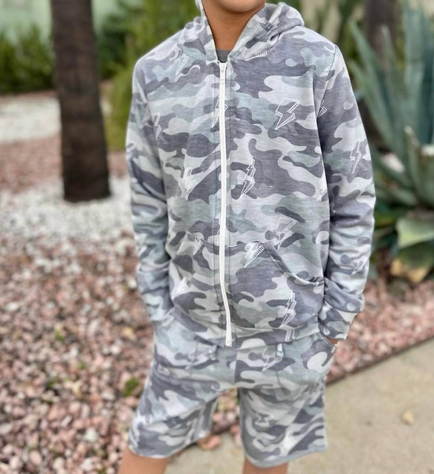 Мальчиковый камуфляжный худи в оливковом камуфляже Pixie Lane
Мальчиковый камуфляжный худи в оливковом камуфляже Pixie Lane