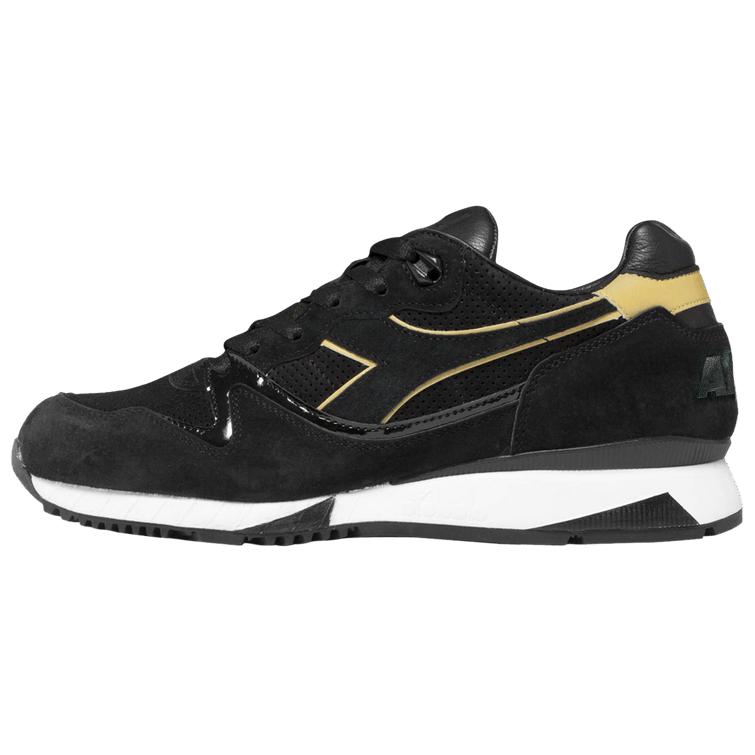 Кроссовки La Mjc X V7000 'ALL GONE' Diadora, белый
Кроссовки La Mjc X V7000 'ALL GONE' Diadora, белый