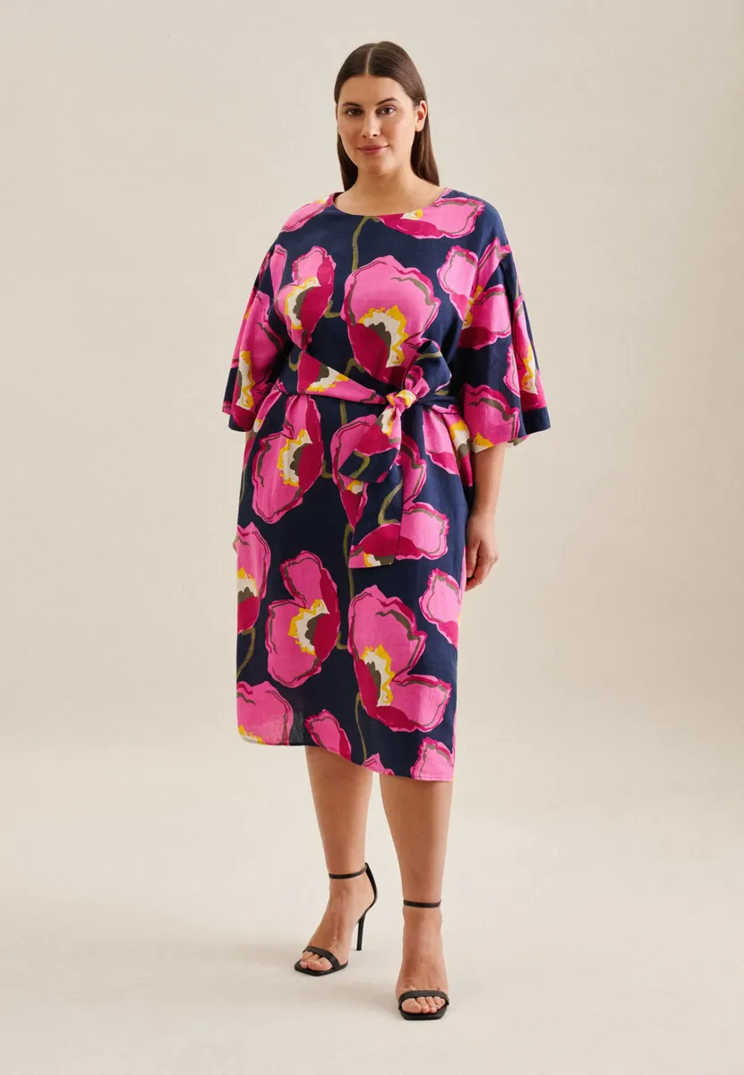 Seidensticker летнее платье "Black Rose", с короткими рукавами и круглым вырезом с цветочным принтом, синий
Seidensticker летнее платье "Black Rose", с короткими рукавами и круглым вырезом с цветочным принтом, синий