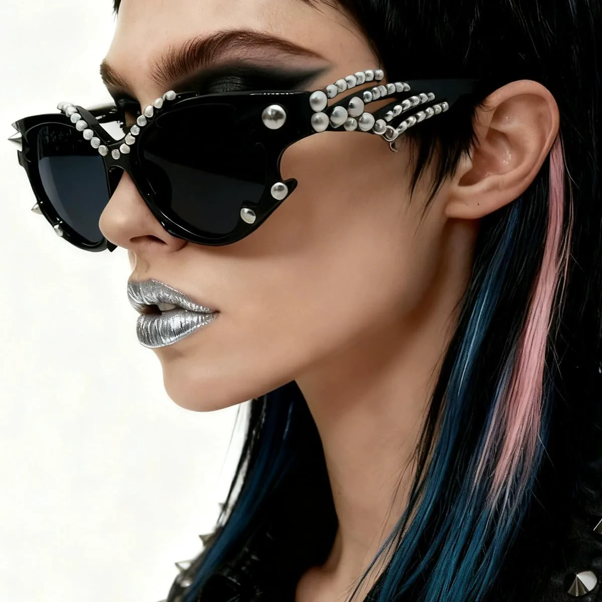 Женские солнцезащитные очки Bullabulling с блестящими стразами, большие, в стиле Y2K, с заклепками, мужские солнцезащитные очки в стиле панк для вождения, Black
Женские солнцезащитные очки Bullabulling с блестящими стразами, большие, в стиле Y2K, с заклепками, мужские солнцезащитные очки в стиле панк для вождения, Black