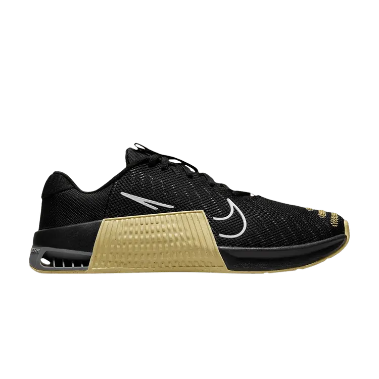 Кроссовки Nike Metcon 9 TB, Black Vegas Gold
Кроссовки Nike Metcon 9 TB, Black Vegas Gold