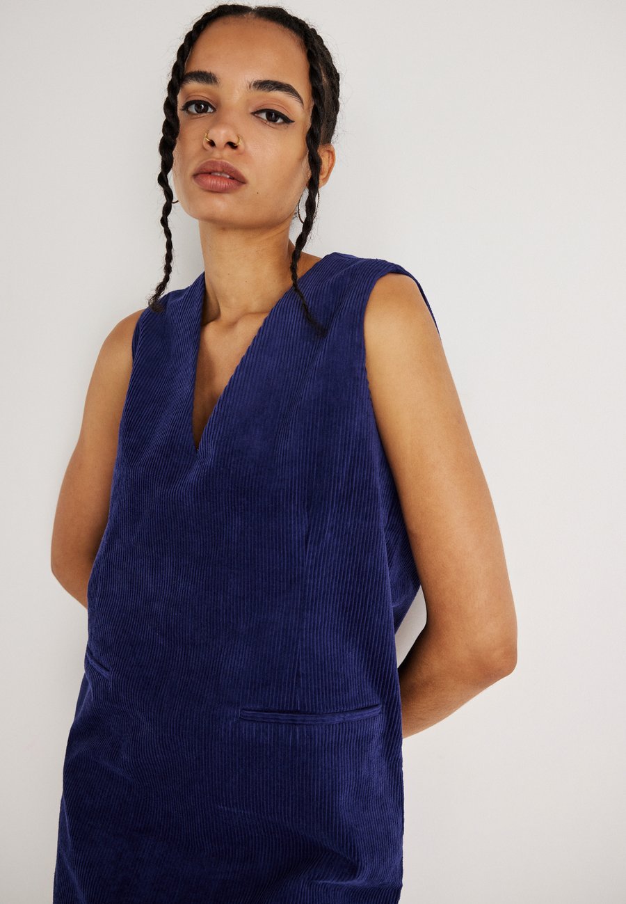 Платье MSCH Copenhagen GEGGO DRESS, Ocean Cavern/Blue
Платье MSCH Copenhagen GEGGO DRESS, Ocean Cavern/Blue