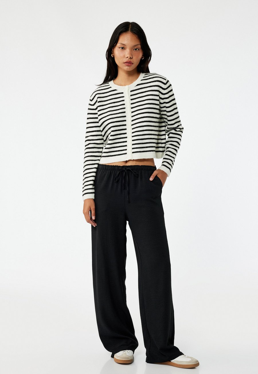 Брюки Koton WIDE, Black
Брюки Koton WIDE, Black