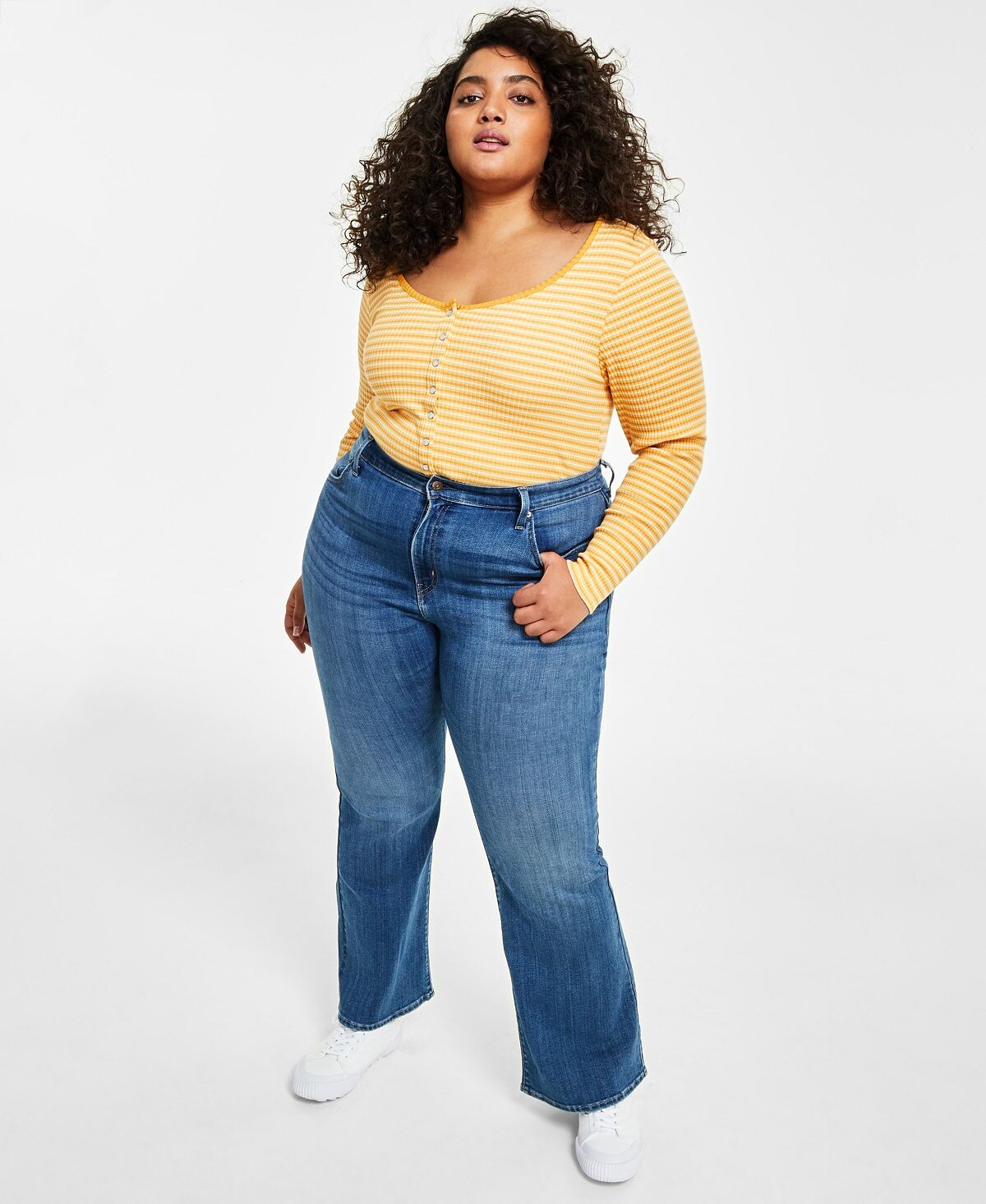 Джинсы больших размеров 726 с высокой посадкой и расклешенными штанинами Levi's
Джинсы больших размеров 726 с высокой посадкой и расклешенными штанинами Levi's