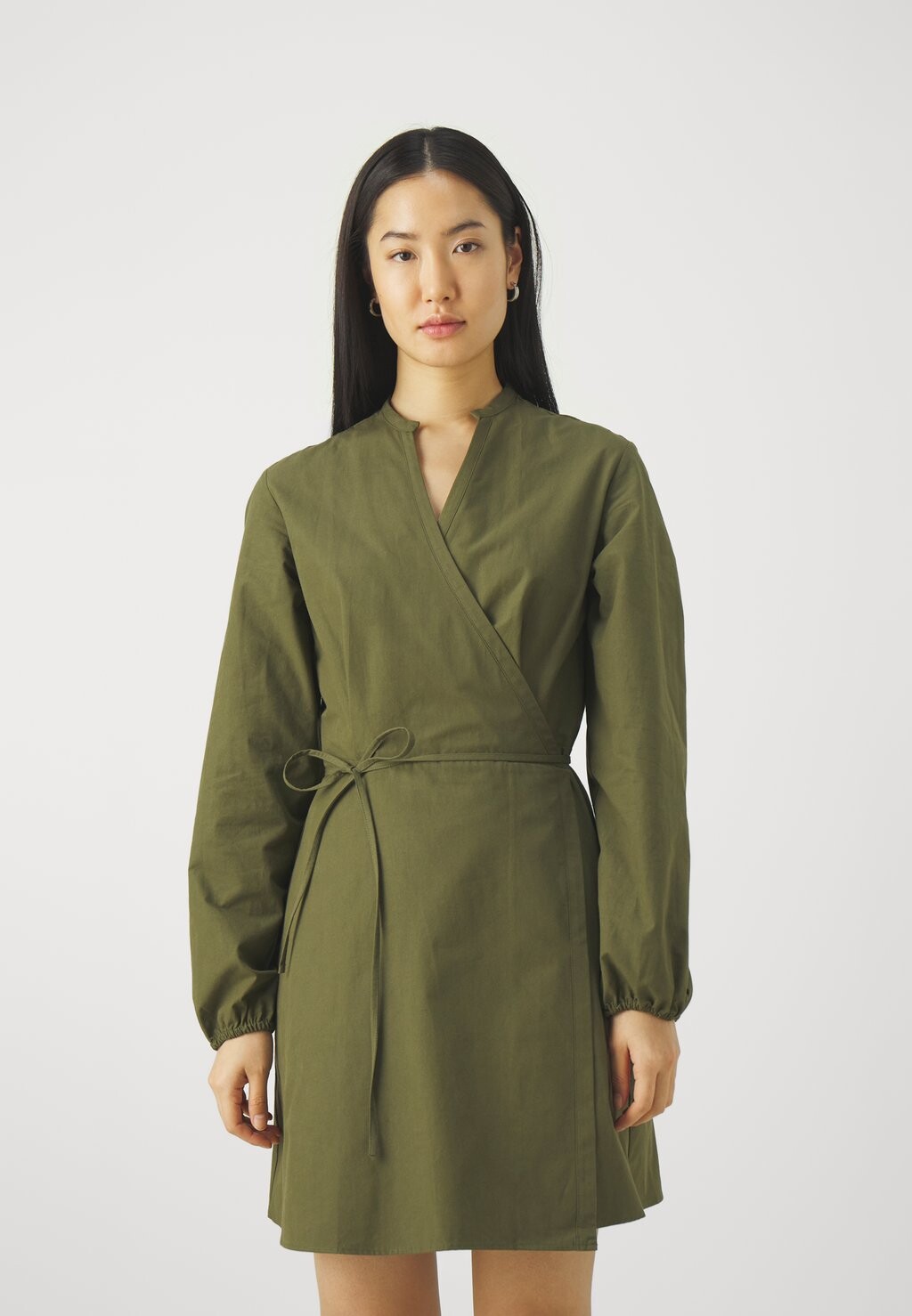 Повседневное платье Claudie Pierlot, цвет kaki
Повседневное платье Claudie Pierlot, цвет kaki