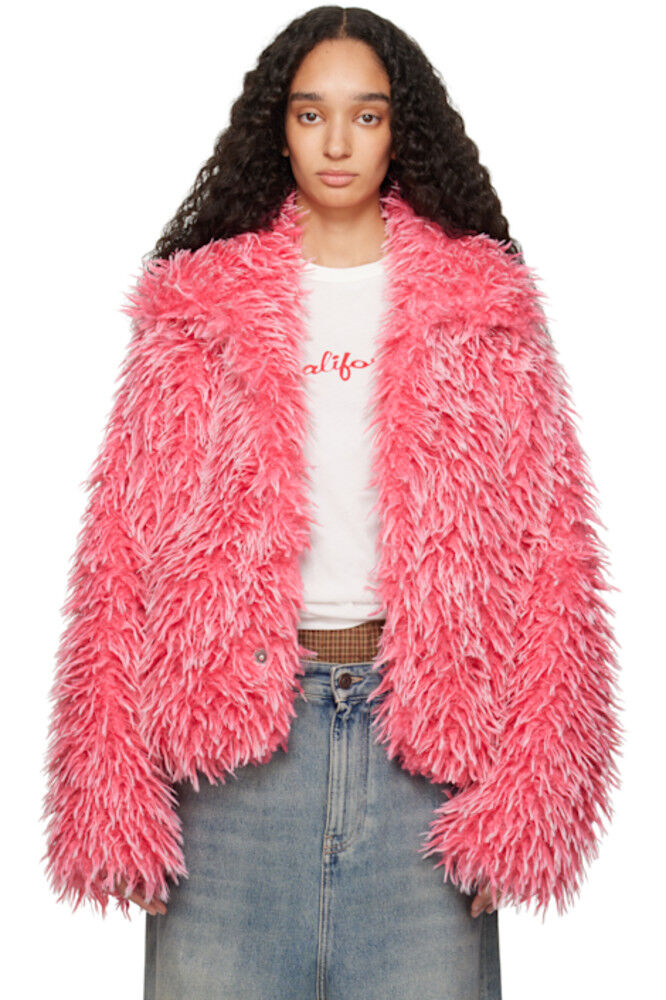 Розовая университетская куртка из искусственного меха ERL
Розовая университетская куртка из искусственного меха ERL