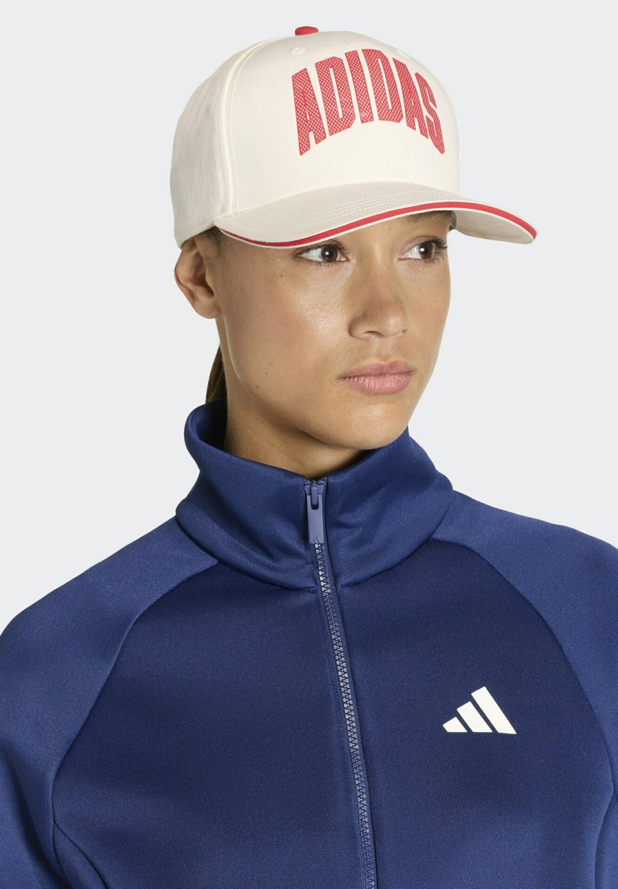 Бейсболка Adidas Performance Cap, Off White Pure Ruby/White
Бейсболка Adidas Performance Cap, Off White Pure Ruby/White