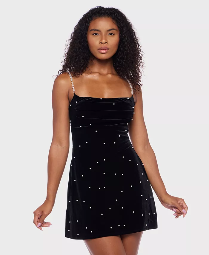 Платье-футболка с расклешенным лифом из искусственного жемчуга и бархата B Darlin
Платье-футболка с расклешенным лифом из искусственного жемчуга и бархата B Darlin