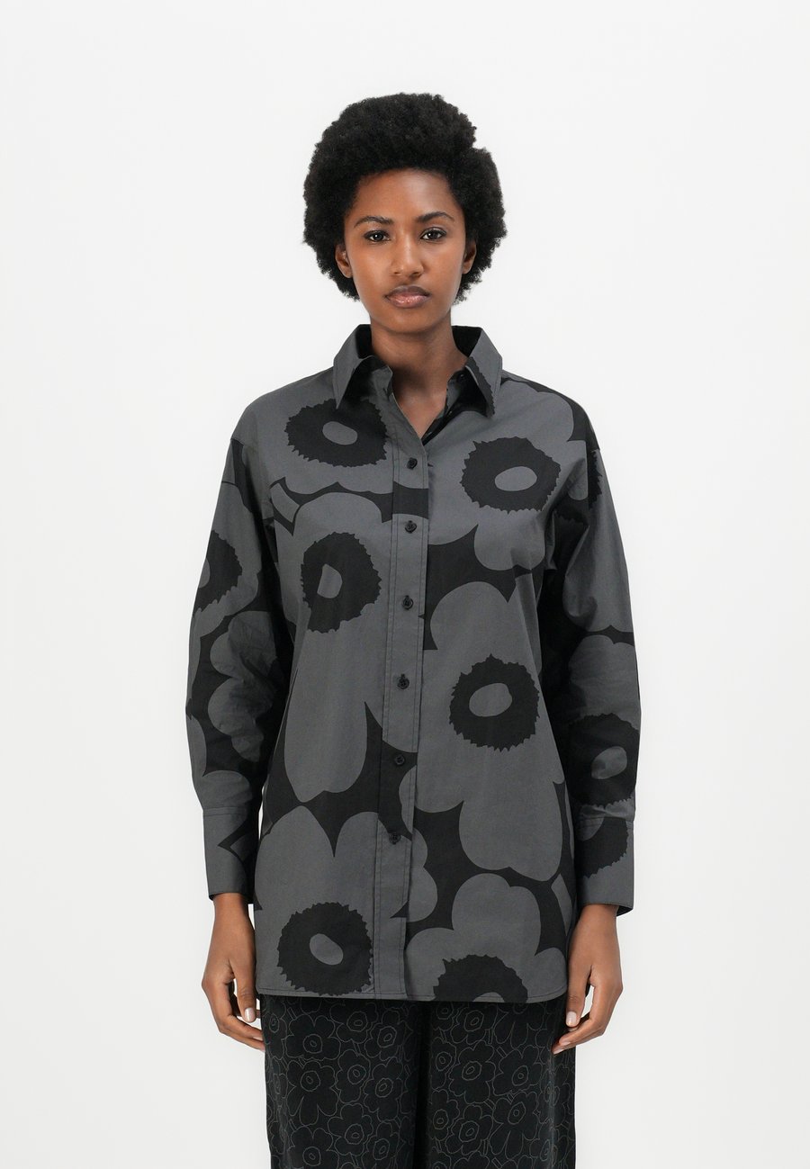 Блуза Marimekko NILA UNIKKO, Black/Dark Grey/Black
Блуза Marimekko NILA UNIKKO, Black/Dark Grey/Black