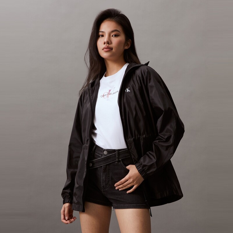 Куртка спортивная женская Calvin Klein Jeans с капюшоном, черный
Куртка спортивная женская Calvin Klein Jeans с капюшоном, черный