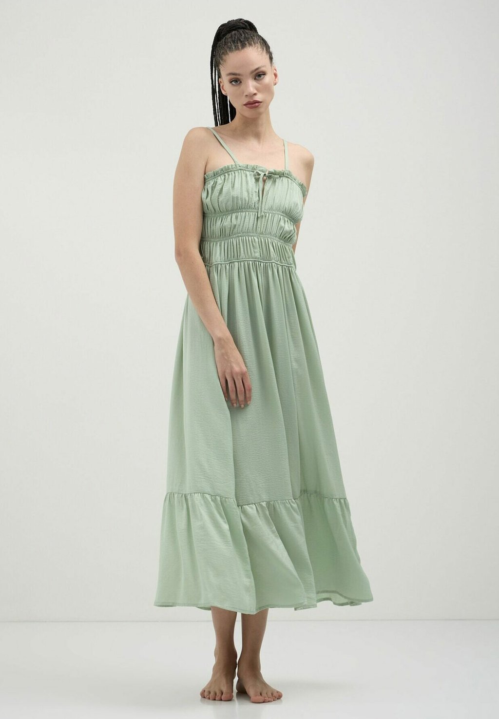 Длинное платье CORPETTO PUNTO SMOCK Calliope, зеленый
Длинное платье CORPETTO PUNTO SMOCK Calliope, зеленый