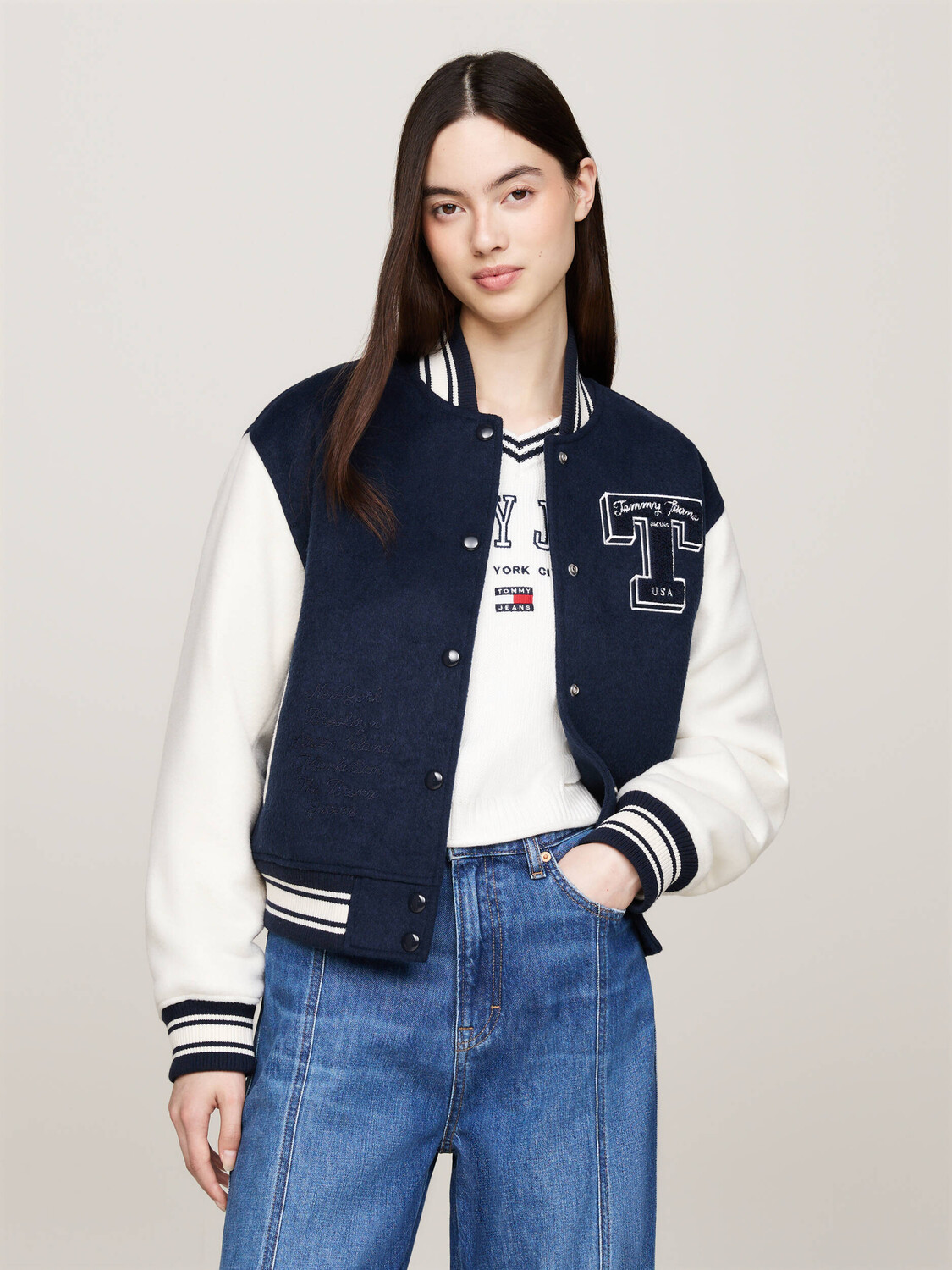 Куртка Tommy Jeans Regular Fit, темно-синий
Куртка Tommy Jeans Regular Fit, темно-синий
