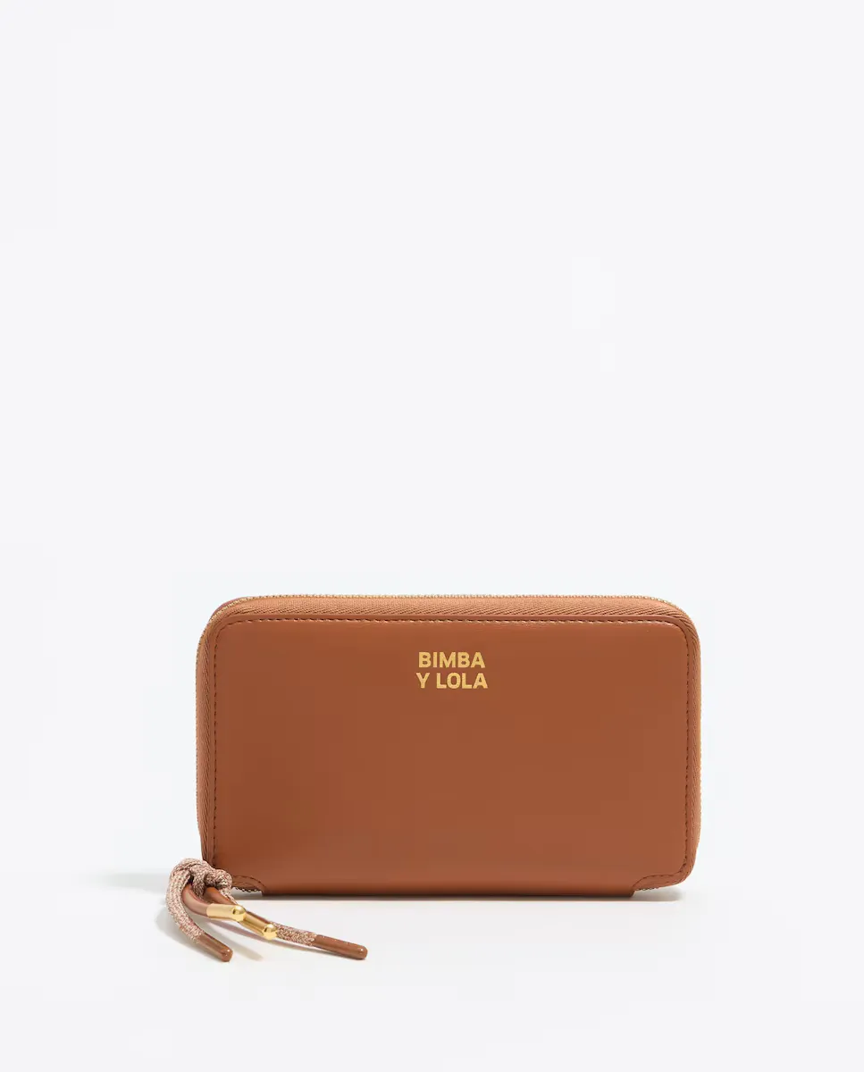 Женский кожаный кошелек с застежкой-молнией Bimba y Lola, коричневый
Женский кожаный кошелек с застежкой-молнией Bimba y Lola, коричневый