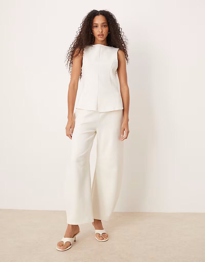 Спортивные брюки-бочонки Interlock Coord цвета кокосового молока Asos Design
Спортивные брюки-бочонки Interlock Coord цвета кокосового молока Asos Design