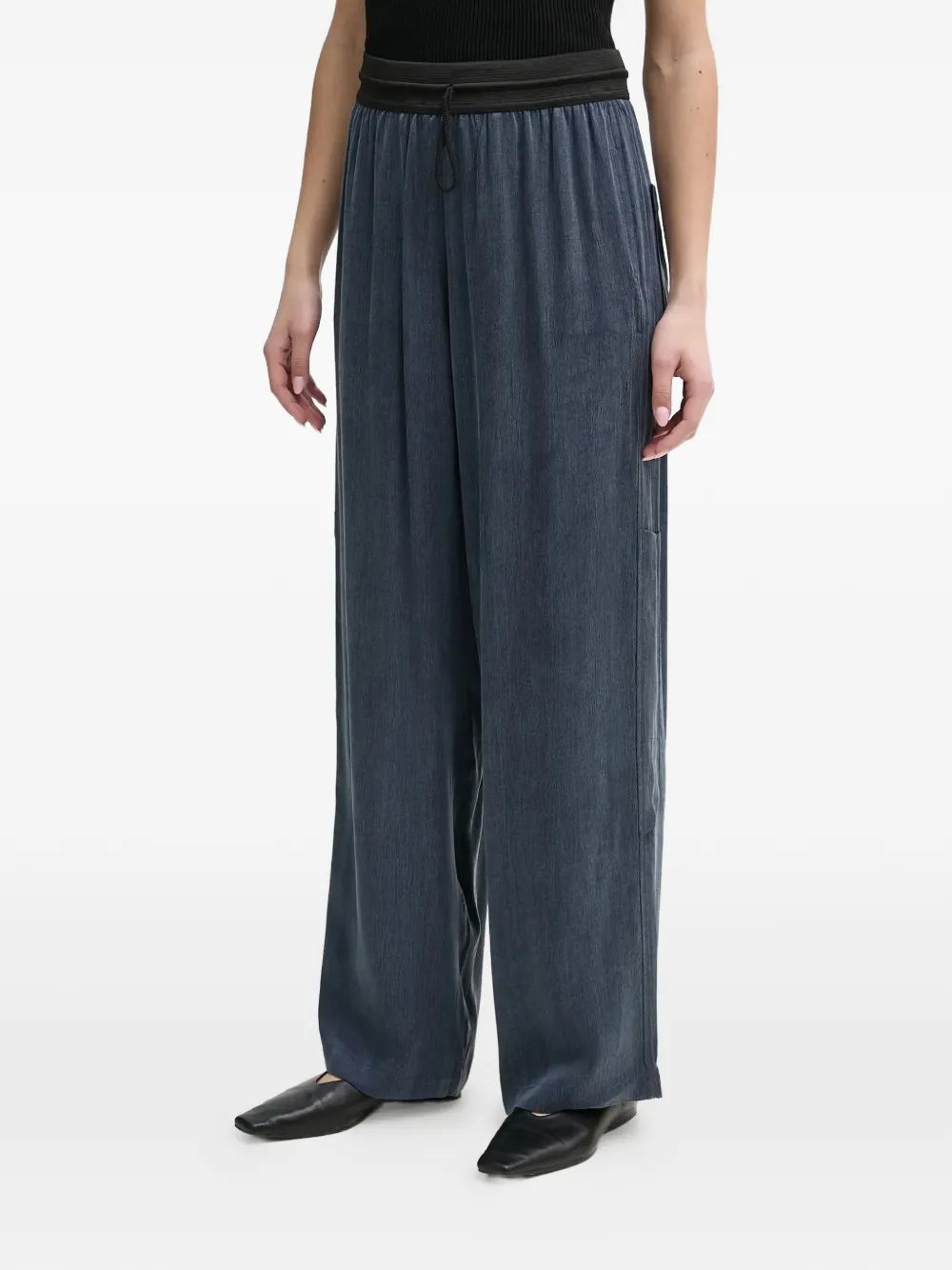 Брюки Nabil с завязками и накладными карманами Mmc Studio, синий
Брюки Nabil с завязками и накладными карманами Mmc Studio, синий