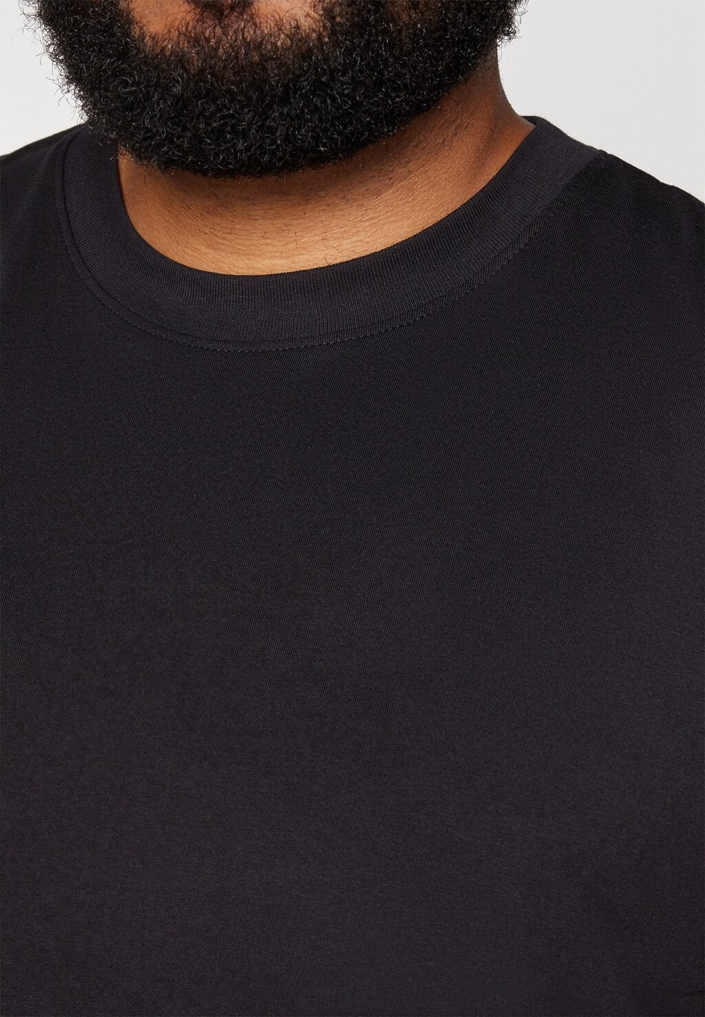 Футболка базовая Jjebradley Tee Jack & Jones, черная
Футболка базовая Jjebradley Tee Jack & Jones, черная