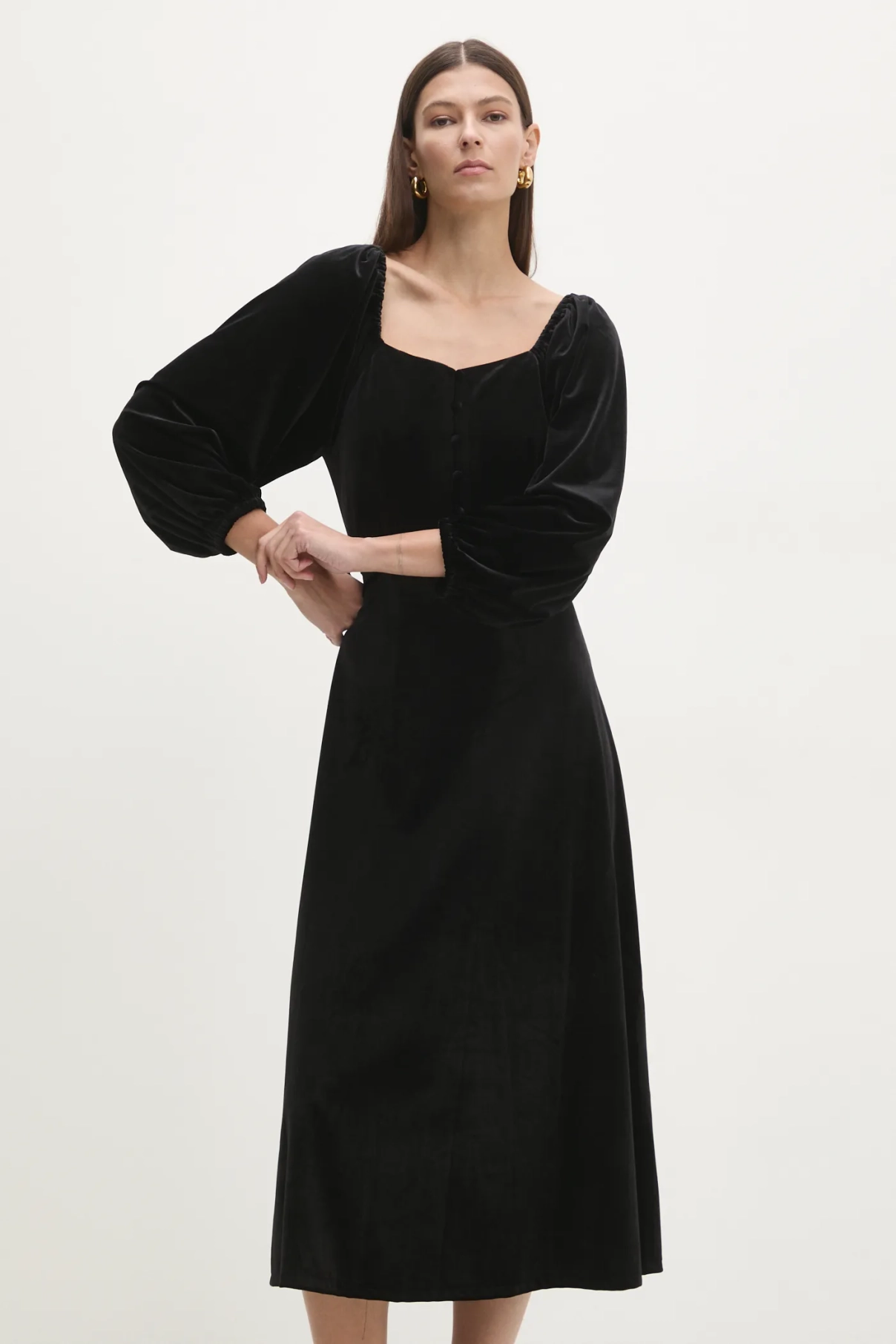 Бархатное платье Answear Lab, черный
Бархатное платье Answear Lab, черный