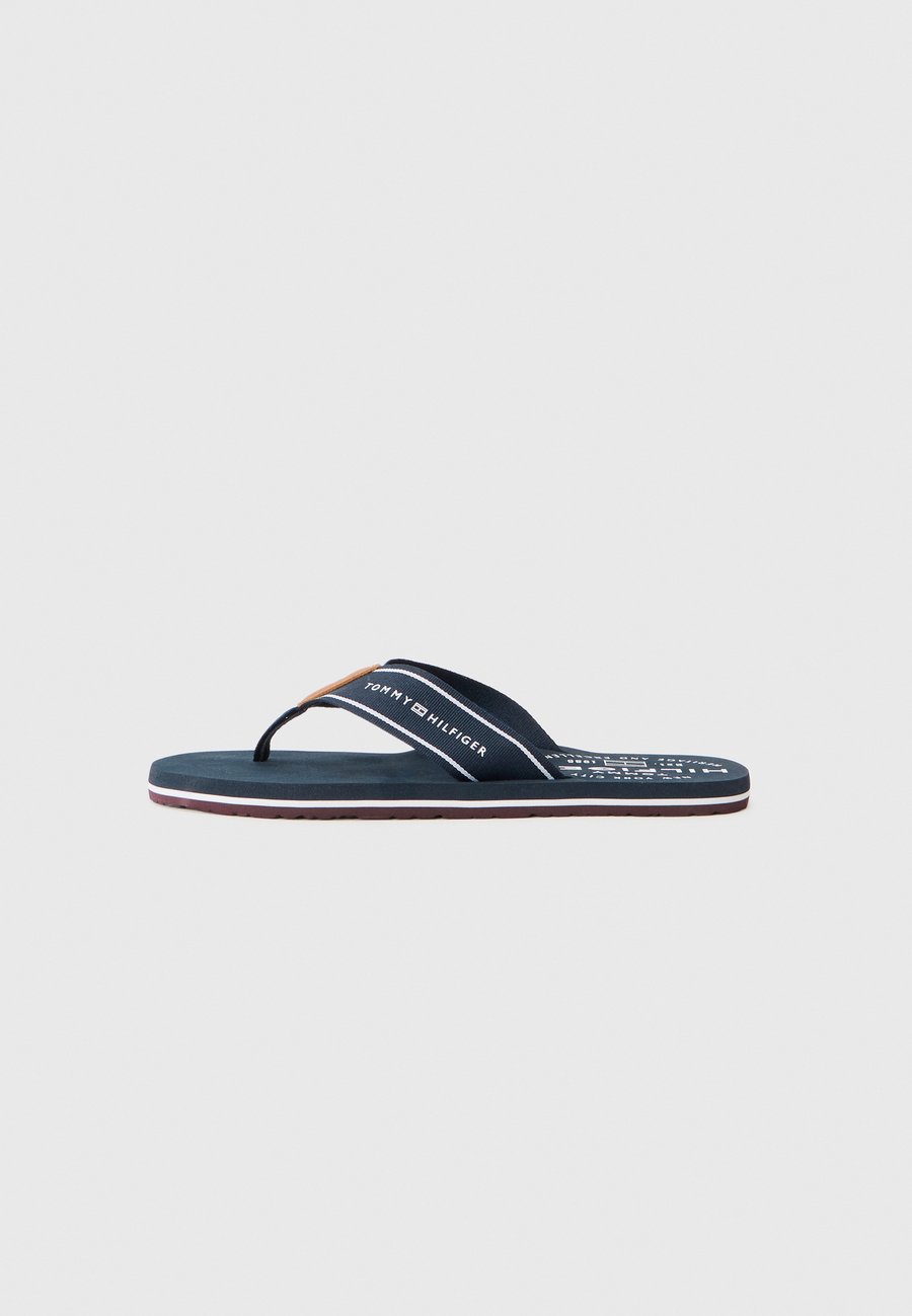 Тапочки Tommy Hilfiger Slippers, Desert Sky/Dark Blue
Тапочки Tommy Hilfiger Slippers, Desert Sky/Dark Blue