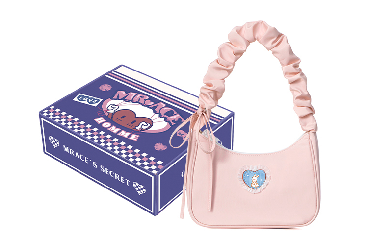 Сумка через плечо MR.ACE HOMME, кремово-белый (в комплекте с коробкой)
Сумка через плечо MR.ACE HOMME, кремово-белый (в комплекте с коробкой)