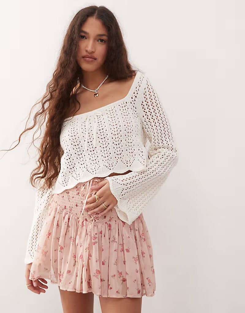 Джемпер Miss Selfridge с квадратным вырезом и длинными рукавами, связанный крючком, кремового цвета
Джемпер Miss Selfridge с квадратным вырезом и длинными рукавами, связанный крючком, кремового цвета