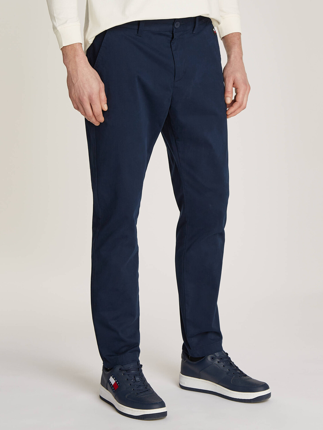 Брюки Tommy Jeans AUSTIN Regular Fit, темно-синий
Брюки Tommy Jeans AUSTIN Regular Fit, темно-синий