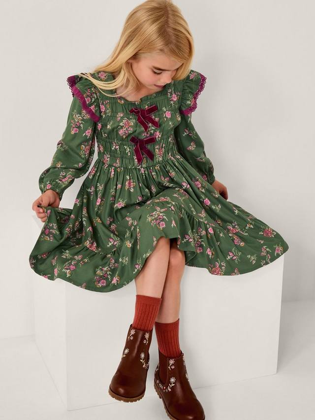 Детское платье с длинными рукавами и принтом бабочек и цветов Monsoon, Green
Детское платье с длинными рукавами и принтом бабочек и цветов Monsoon, Green