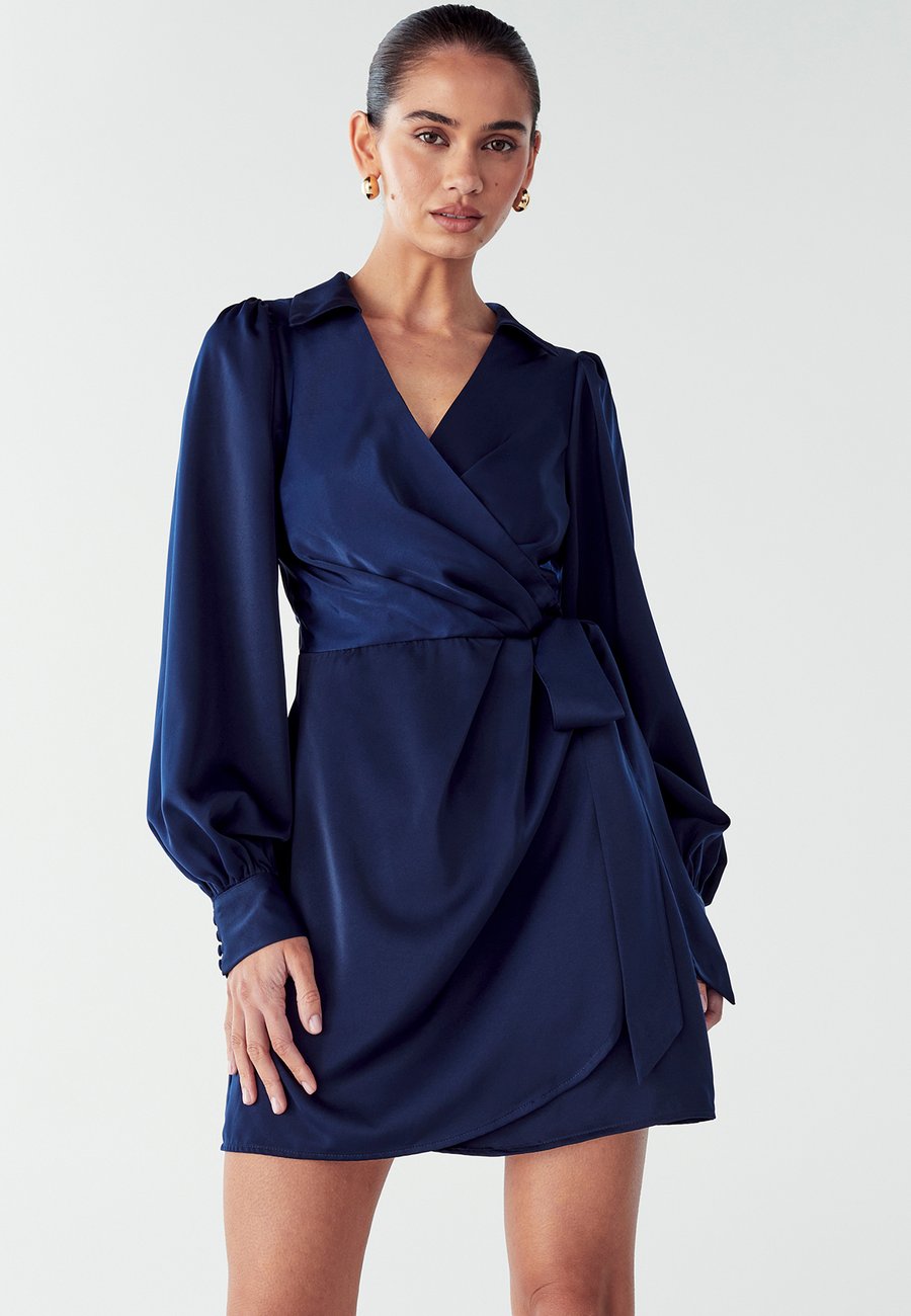 Платье WILLA PEARL WRAP, Navy Blue/Blue
Платье WILLA PEARL WRAP, Navy Blue/Blue