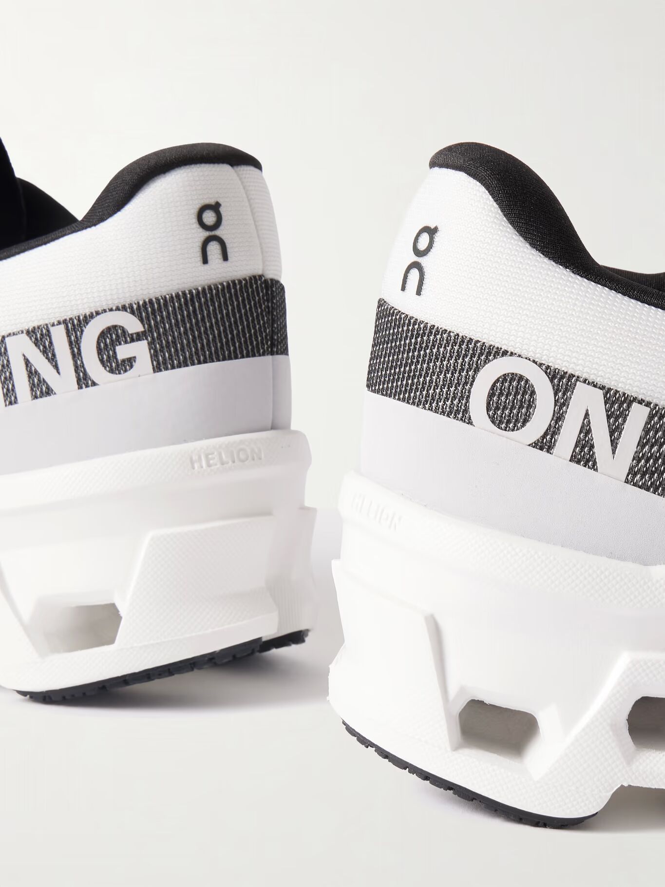 Кроссовки для бега Cloudmonster 2 с сетчатой резиновой отделкой ON, белый
Кроссовки для бега Cloudmonster 2 с сетчатой резиновой отделкой ON, белый