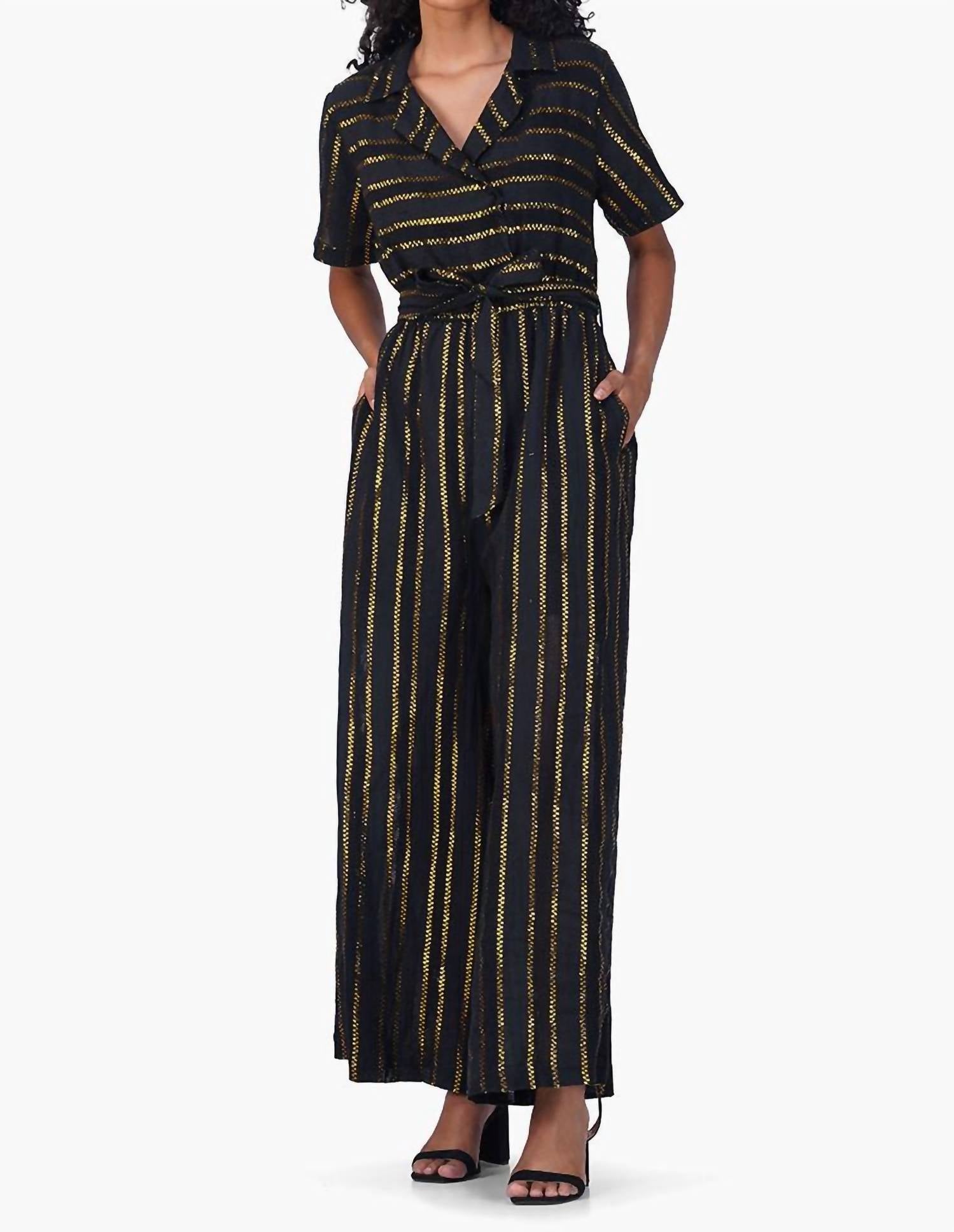 Полночный роскошный комбинезон в черном цвете AMERICA & BEYOND
Полночный роскошный комбинезон в черном цвете AMERICA & BEYOND