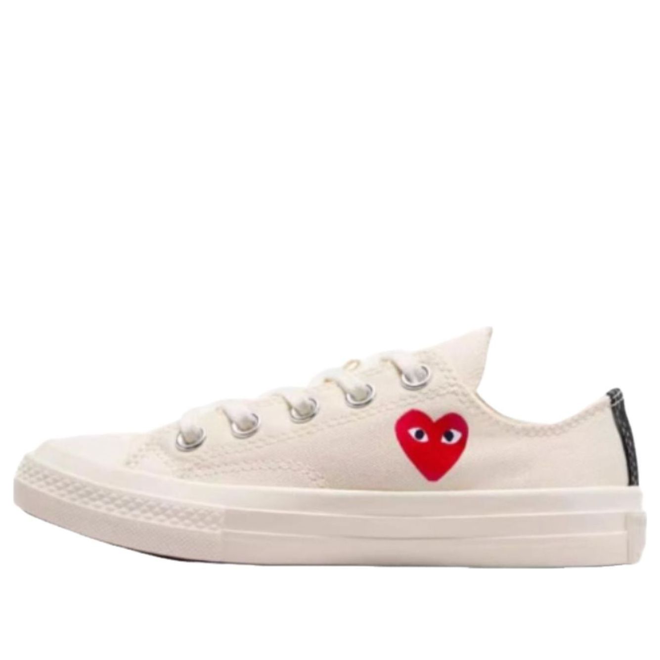 (P.S.) Converse x Comme des Garcons PLAY Chuck Taylor All Star 70 Ox 'Single Heart Milk'
(P.S.) Converse x Comme des Garcons PLAY Chuck Taylor All Star 70 Ox 'Single Heart Milk'
