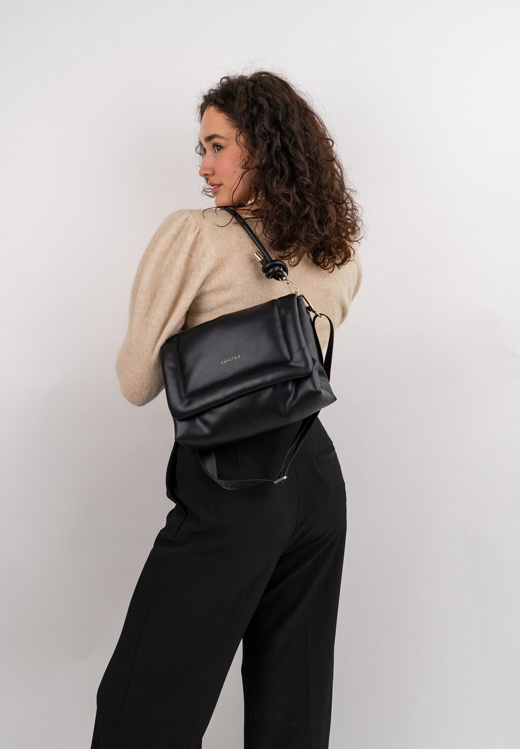 Сумка через плечо Expatrié, черный 
Сумка через плечо Expatrié, черный