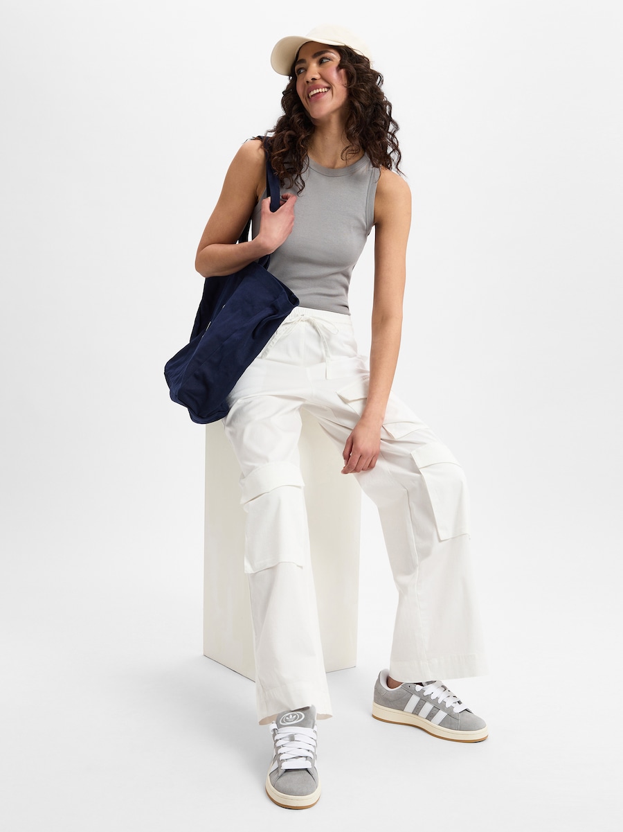 Расклешенные брюки со складками спереди Marie Lund, белый
Расклешенные брюки со складками спереди Marie Lund, белый