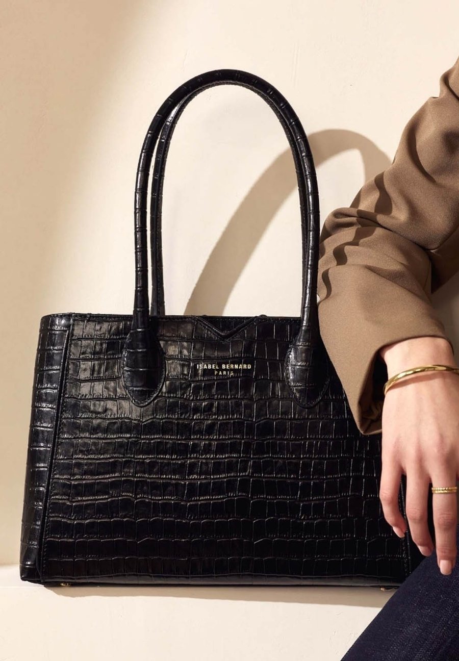 Сумка Isabel Bernard Honore Cloe Midi, Schwarz/Black
Сумка Isabel Bernard Honore Cloe Midi, Schwarz/Black