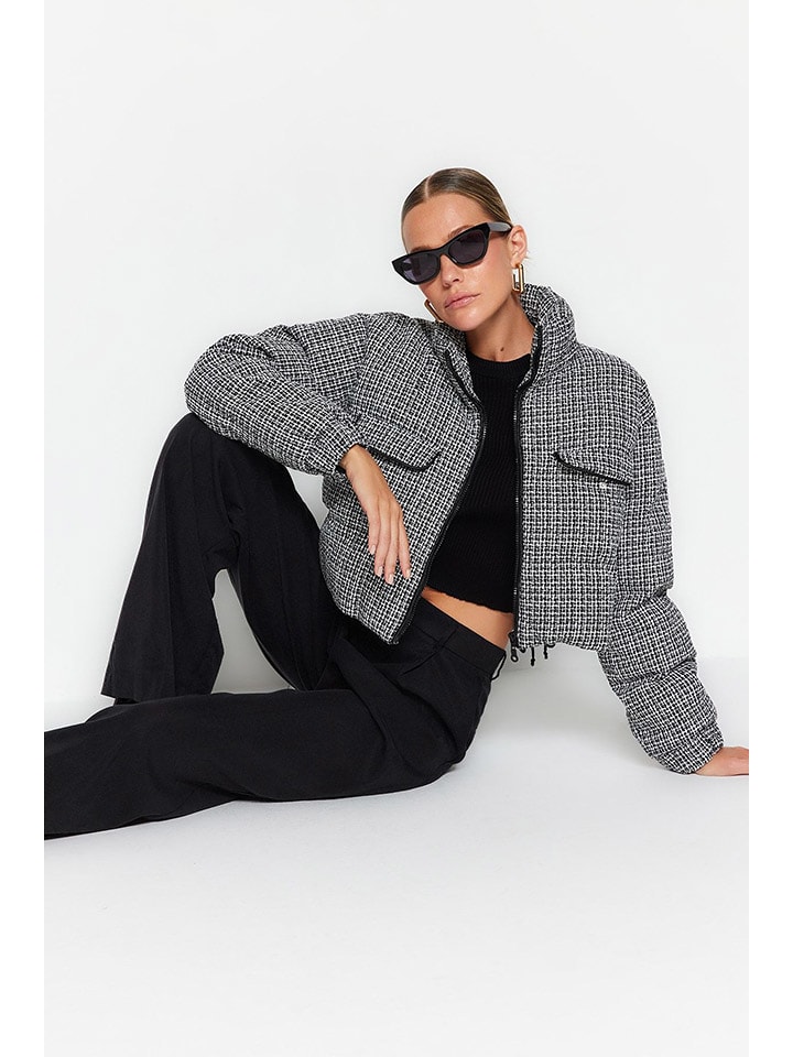 Стеганая куртка trendyol, черный/белый
Стеганая куртка trendyol, черный/белый