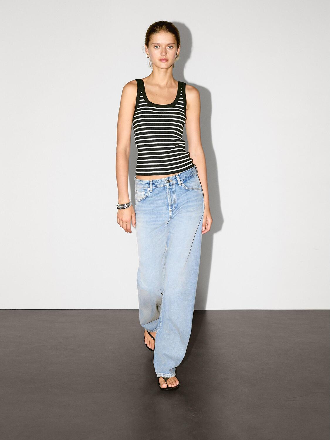 Верхняя часть жилета с полосатым принтом Massimo Dutti, черный
Верхняя часть жилета с полосатым принтом Massimo Dutti, черный