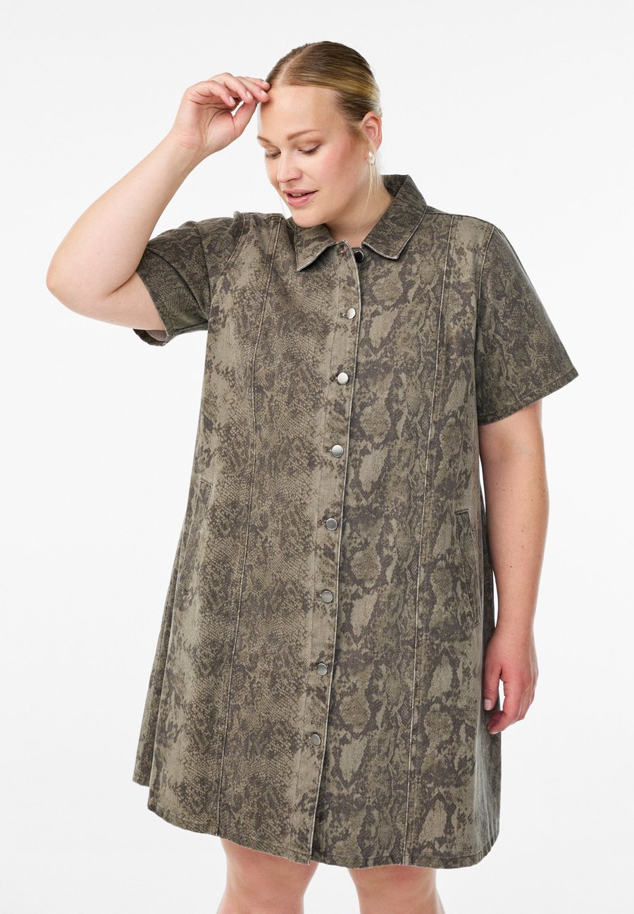 Платье Zizzi KURZES MIT SCHLANGENMUSTER, Light Snake Aop/Light Brown
Платье Zizzi KURZES MIT SCHLANGENMUSTER, Light Snake Aop/Light Brown