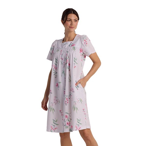 Женский халат из пике на пуговицах Miss Elaine Essentials, Pink Floral
Женский халат из пике на пуговицах Miss Elaine Essentials, Pink Floral