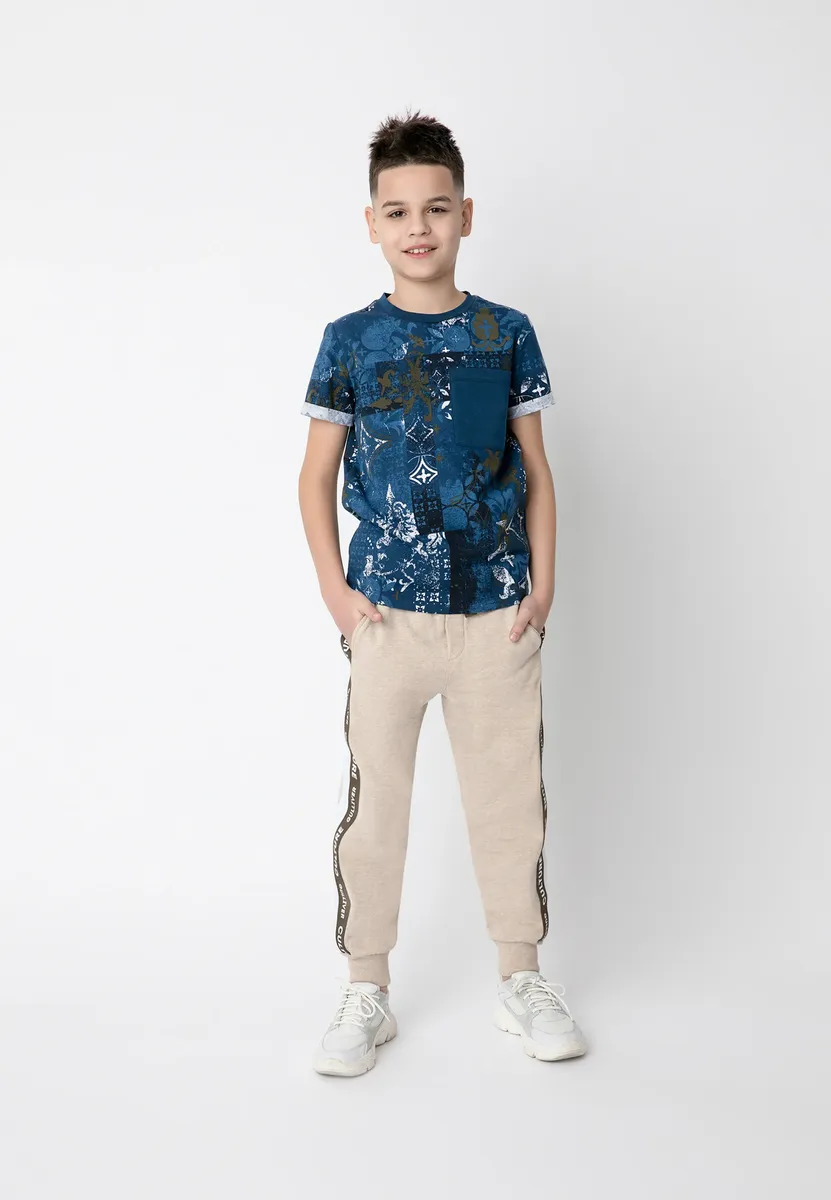 Спортивные брюки Gulliver "Повседневные спортивные штаны" с принтованными полосками по бокам, коричневый
Спортивные брюки Gulliver "Повседневные спортивные штаны" с принтованными полосками по бокам, коричневый