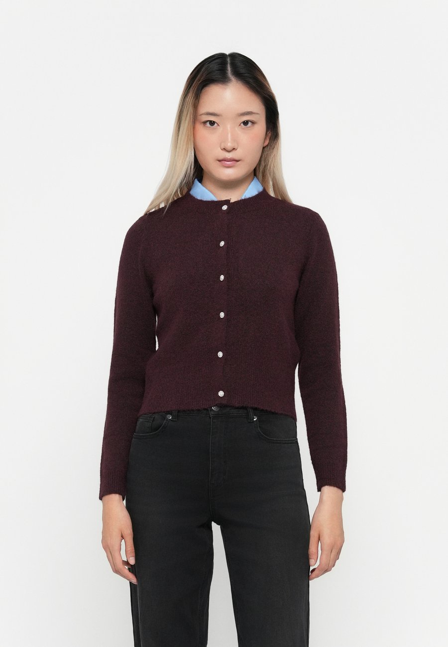 Кардиган ONLY ONLHAVANNA BUTTON, Winetasting /Dark Red
Кардиган ONLY ONLHAVANNA BUTTON, Winetasting /Dark Red