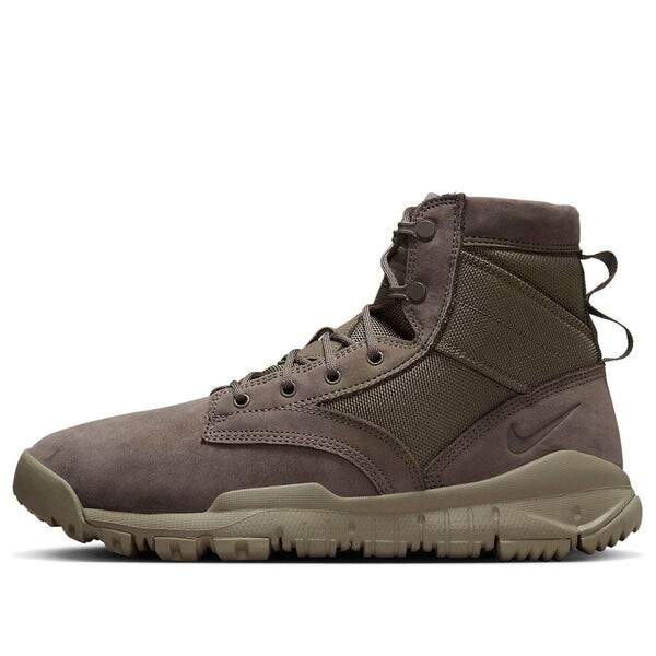Кроссовки sfb 6' leather boot 'dark mushroom' Nike, мультиколор
Кроссовки sfb 6' leather boot 'dark mushroom' Nike, мультиколор