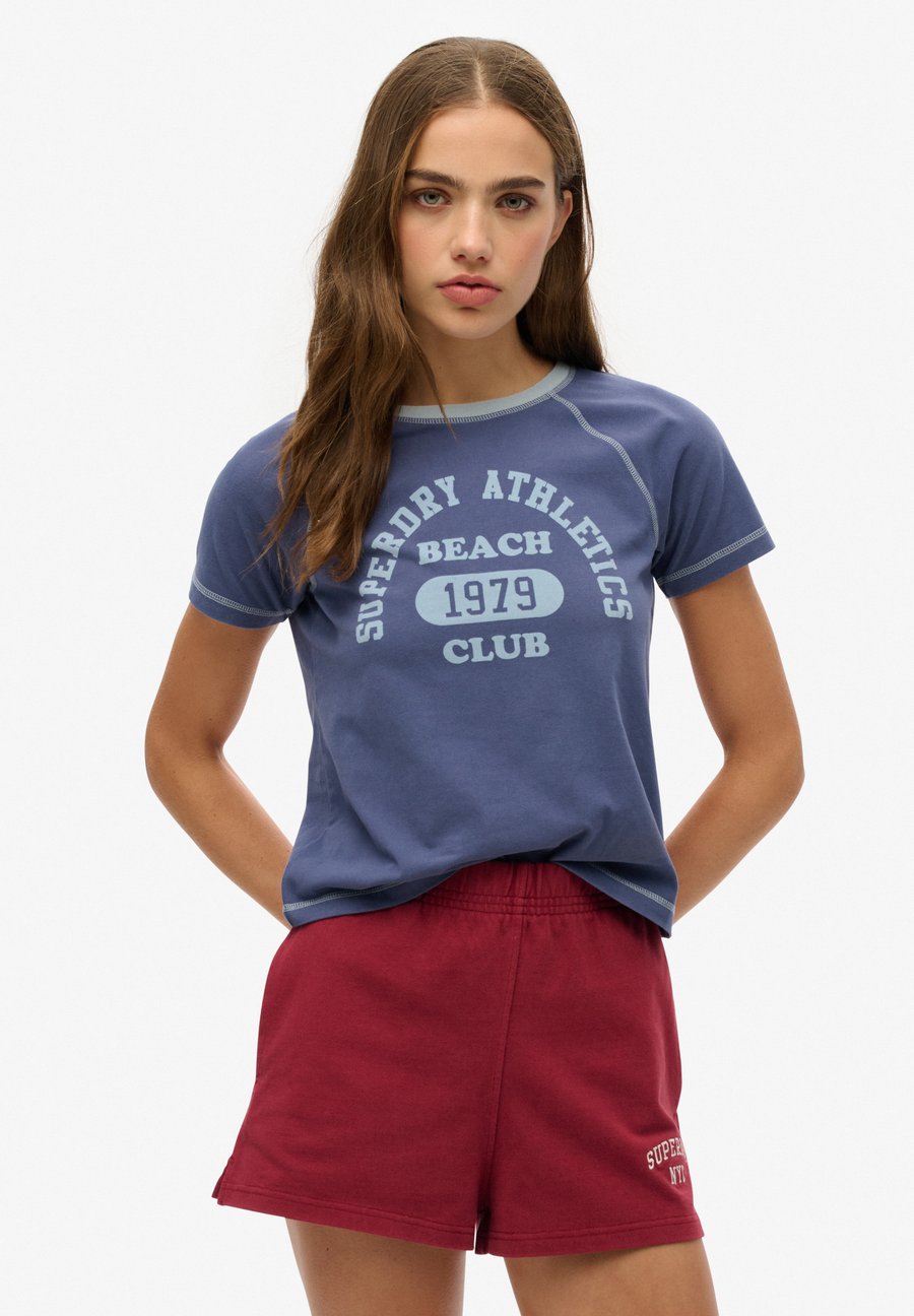 Футболка Superdry & Co ATHLETIC RAGLAN GRAPHIC, Mariner Navy/Blue
Футболка Superdry & Co ATHLETIC RAGLAN GRAPHIC, Mariner Navy/Blue