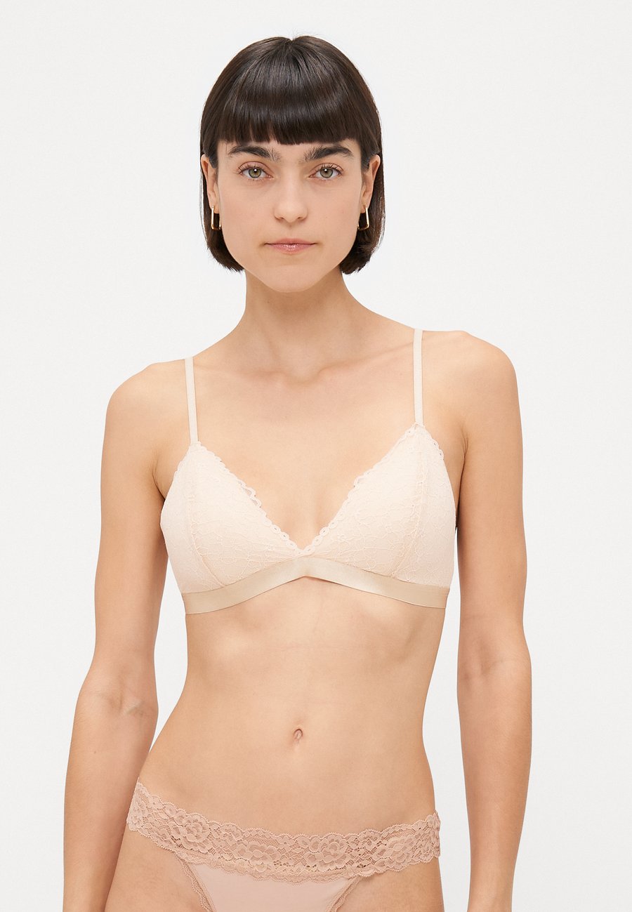 Бюстгальтер ONLY ONLDELICATE TRIANGLE PADDED BRALETTE , Peach Taffy/Beige
Бюстгальтер ONLY ONLDELICATE TRIANGLE PADDED BRALETTE , Peach Taffy/Beige