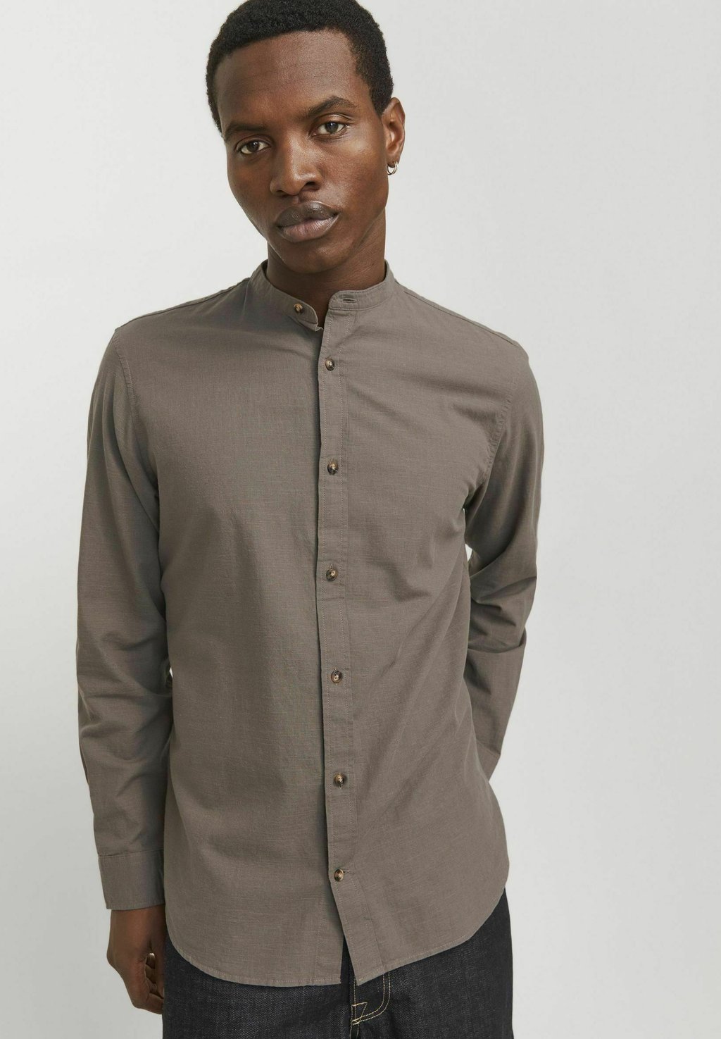 Рубашка COMFORT FIT Jack & Jones, темно-коричневый 
Рубашка COMFORT FIT Jack & Jones, темно-коричневый