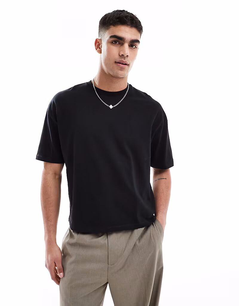 Футболка свободного кроя ASOS DESIGN с цветочным принтом черного цвета 
Футболка свободного кроя ASOS DESIGN с цветочным принтом черного цвета