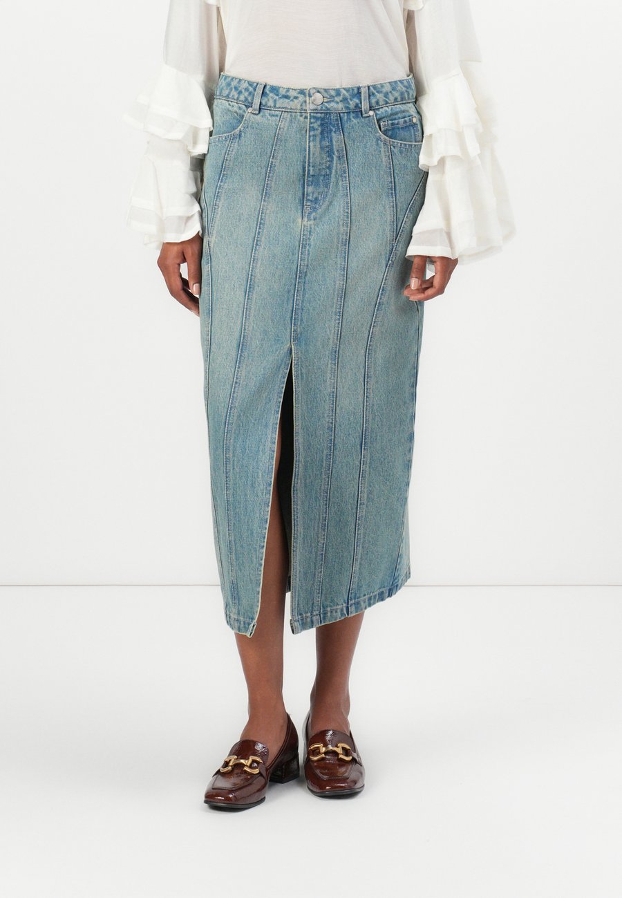 Юбка Copenhagen Muse JEANNE SKIRT, Medium Dirty Washed Denim/Dirty Denim
Юбка Copenhagen Muse JEANNE SKIRT, Medium Dirty Washed Denim/Dirty Denim