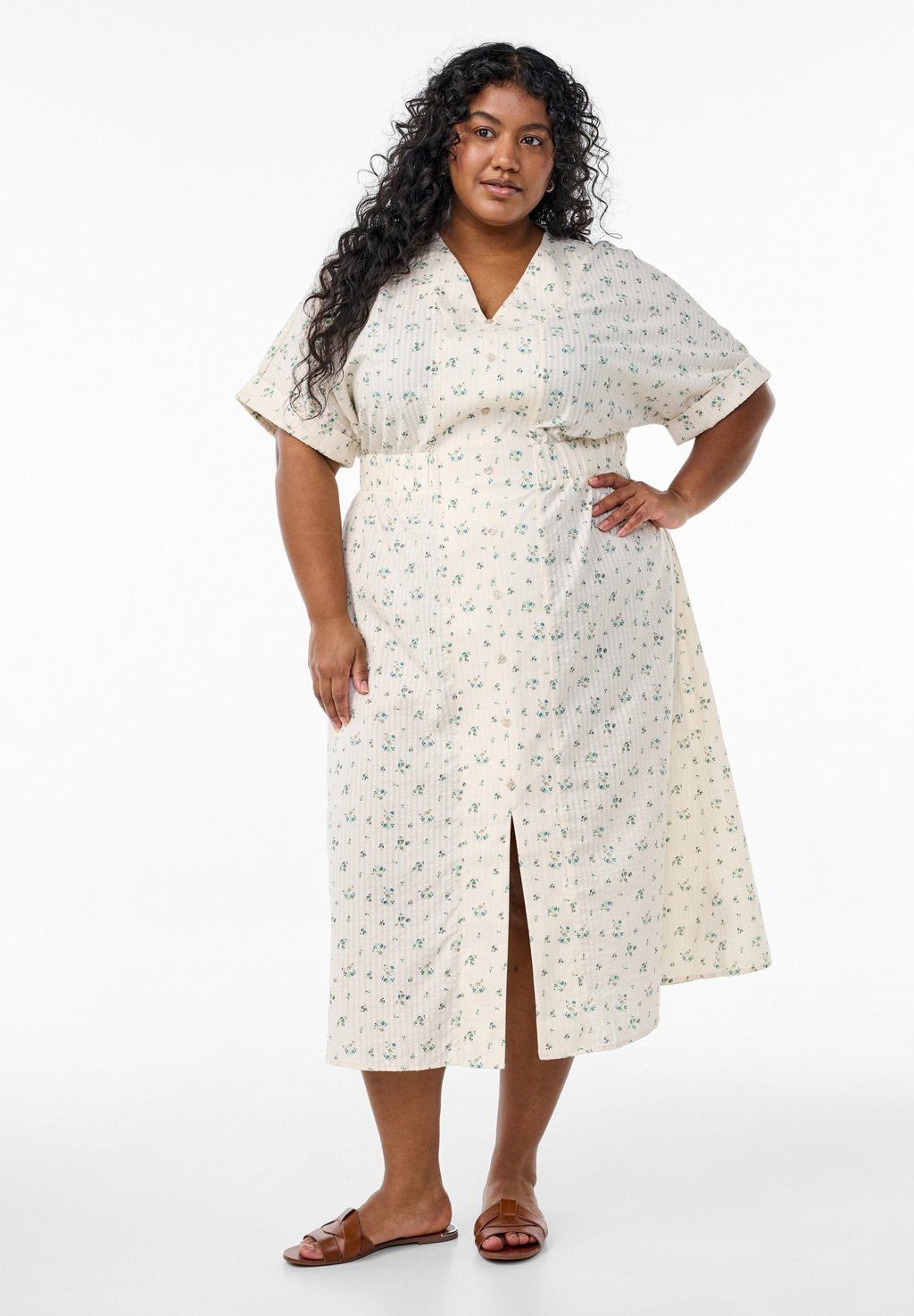 Платье-рубашка MIDI MIT KURZEN ÄRMELN UND VORDEREM SCHLITZ Zizzi, кремовый
Платье-рубашка MIDI MIT KURZEN ÄRMELN UND VORDEREM SCHLITZ Zizzi, кремовый