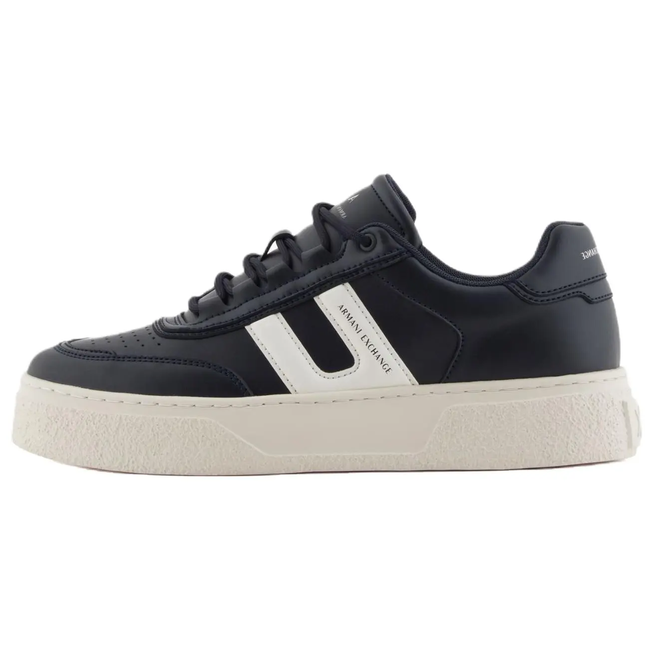 ARMANI EXCHANGE Кроссовки для скейтбординга AE Low Top, белые, мужские
ARMANI EXCHANGE Кроссовки для скейтбординга AE Low Top, белые, мужские