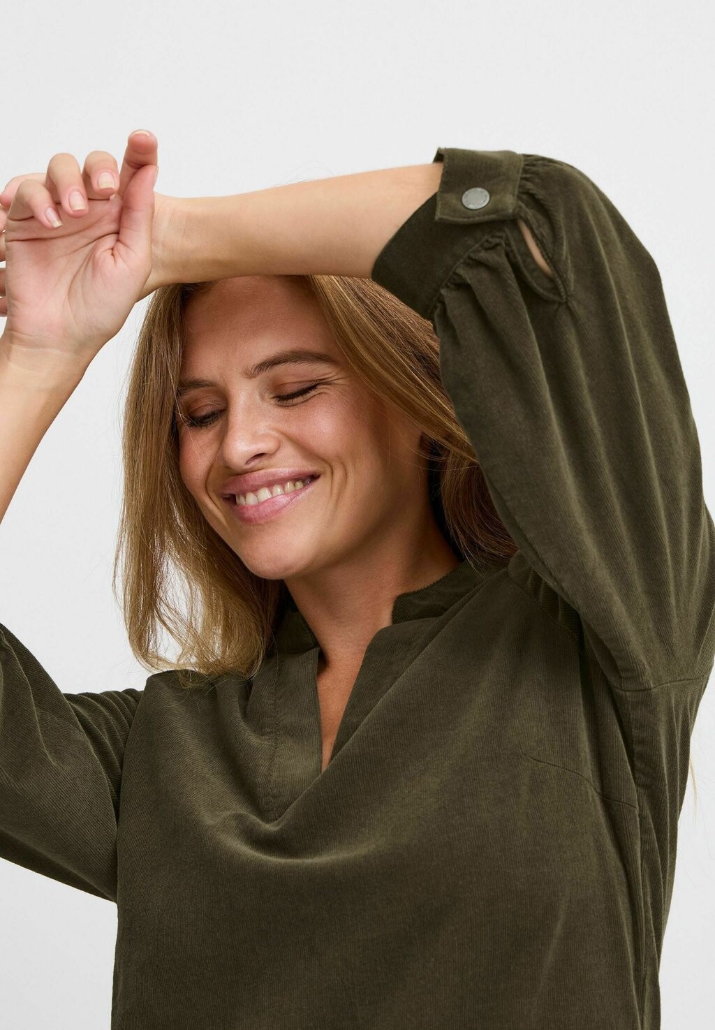 Повседневное платье VNECK PULZ, зеленый
Повседневное платье VNECK PULZ, зеленый