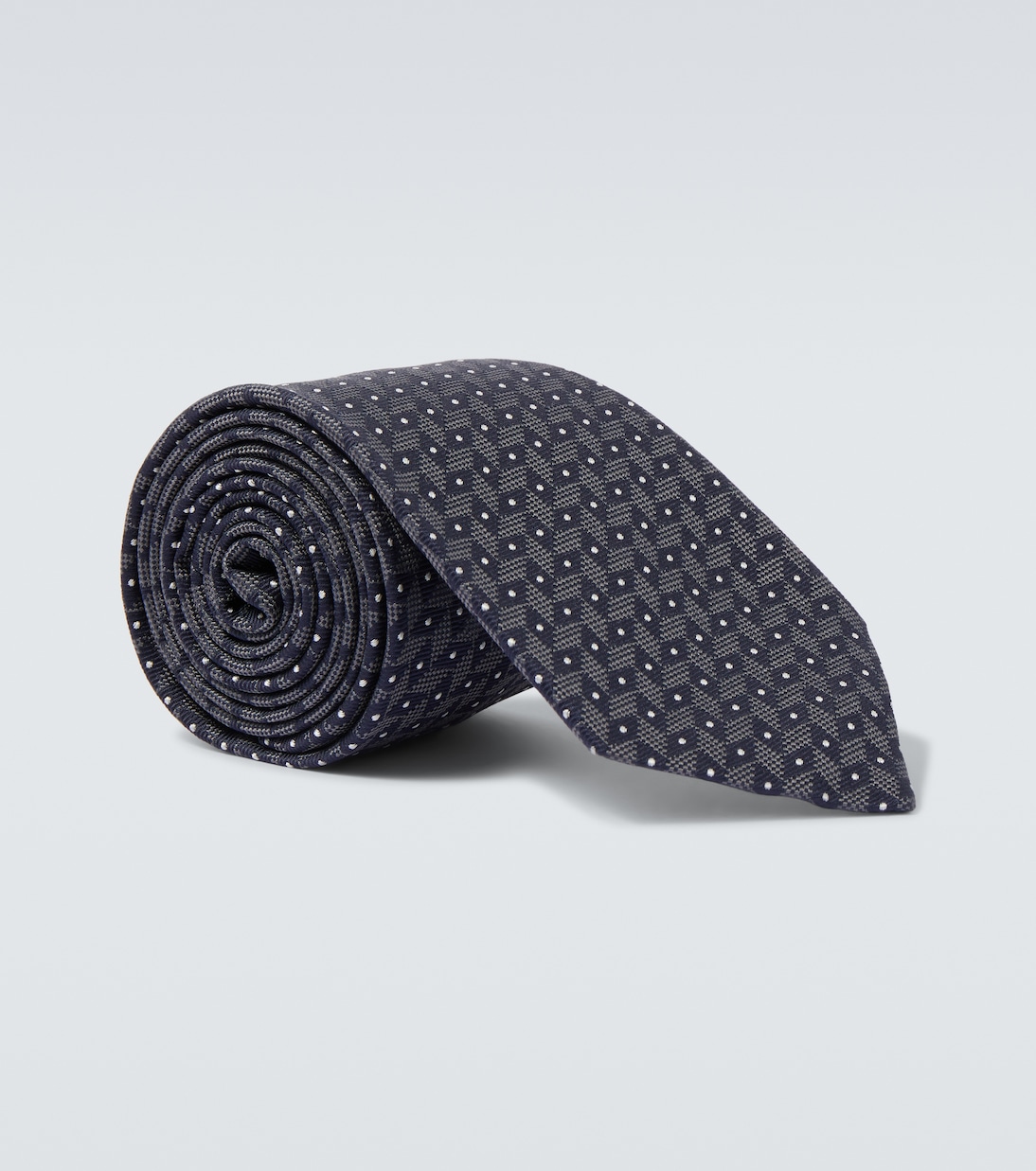 Шелковый галстук жаккард с узором "шеврон" Giorgio Armani, темно-синий
Шелковый галстук жаккард с узором "шеврон" Giorgio Armani, темно-синий