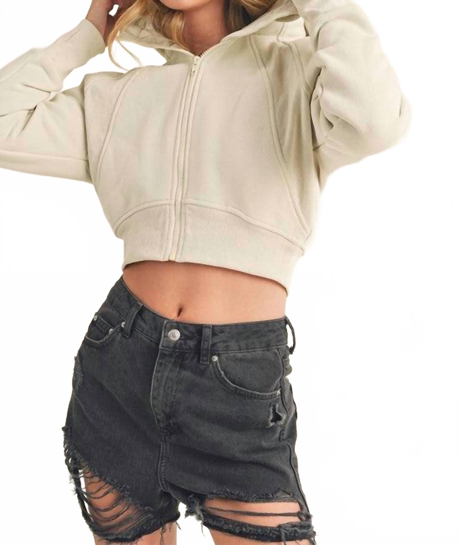 Deva Укороченная худи-куртка в цвете кость AEMI + CO, Bone
Deva Укороченная худи-куртка в цвете кость AEMI + CO, Bone